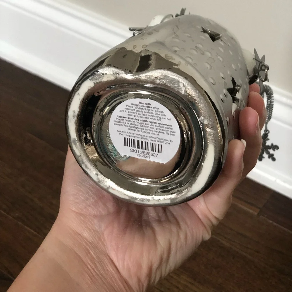 Pier 1 Imports 8” Silver/White Glittery Hat Santa Claus Tea Light Candle Holder